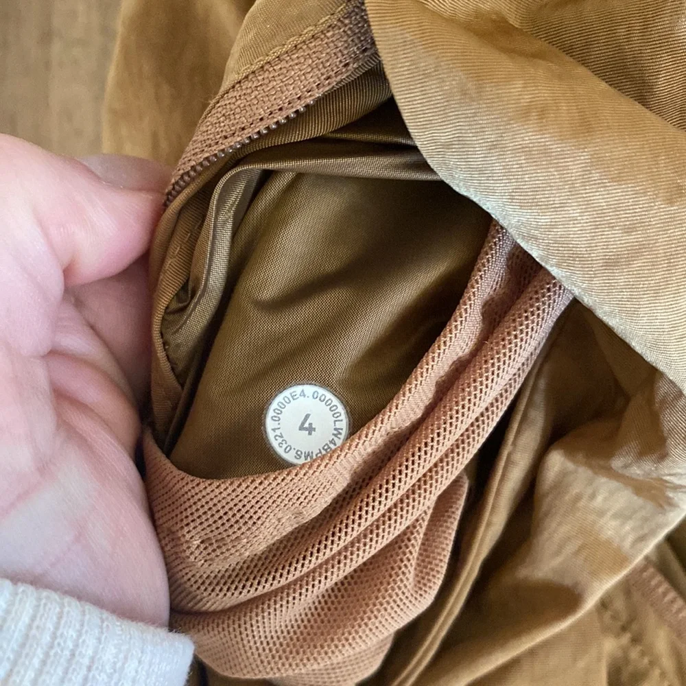 Lululemon Non-stop bomber vest on bold beige - Picture 6 of 7